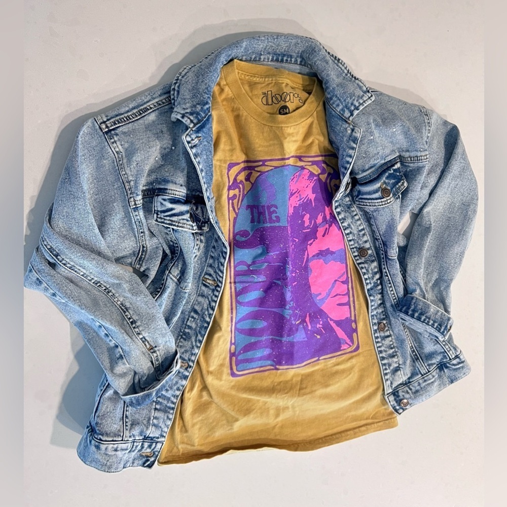 THE‎ DOORS Mustard Yellow Distressed Official Band Graphic Tee Adult Size small